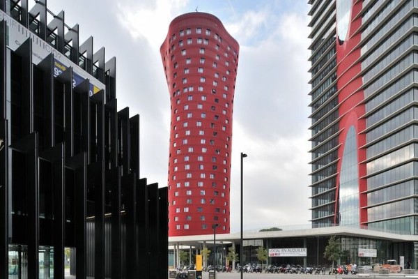 Слепые пятна и guilty pleasure. Архитектурная фотография как способ раскрывать невидимое, а не страдать по ушедшему