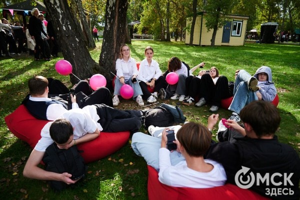 Движение вперёд: начало "ОмФеста-2025" - экспедиция в мир стартапов и неограниченных возможностей