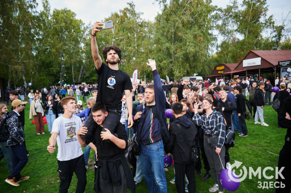 Движение вперёд: начало "ОмФеста-2025" - экспедиция в мир стартапов и неограниченных возможностей