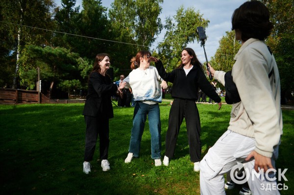 Движение вперёд: начало "ОмФеста-2025" - экспедиция в мир стартапов и неограниченных возможностей