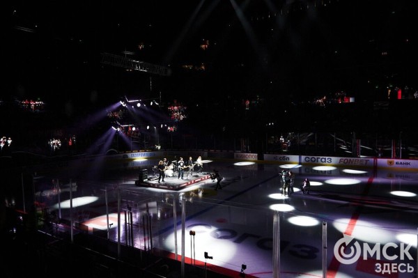 Оборона бьёт атаку. "Ястребы" начали сезон с поражения