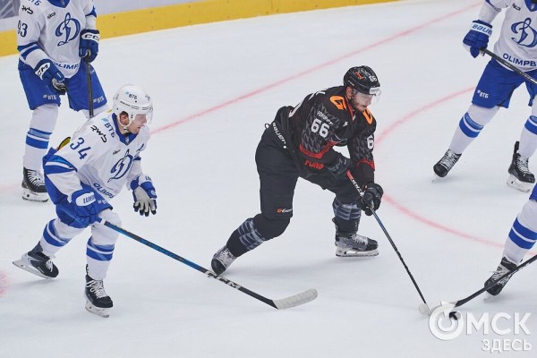 Первый в сезоне хет-трик принёс "Авангарду" победу над "Динамо"