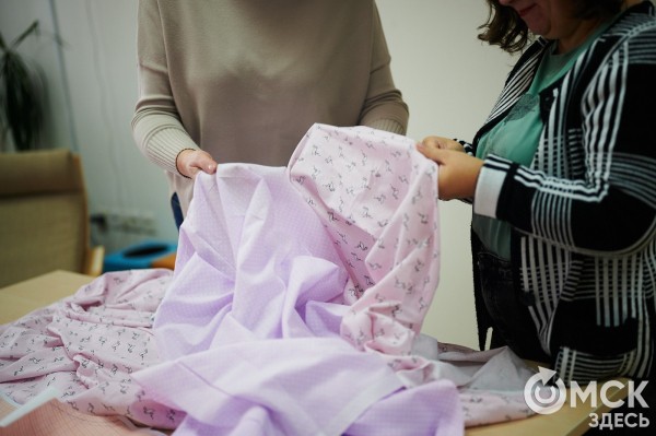 Одежда с заботой: в Омске шьют сорочки для поддержки женщин после мастэктомии