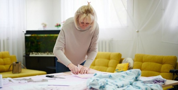 Одежда с заботой: в Омске шьют сорочки для поддержки женщин после мастэктомии