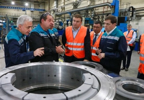 Омский губернатор встретился с владельцем холдинга «Кордиант» Мордашовым