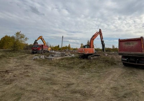 Хоценко: демонтаж старых зданий аэропорта «Омск-Федоровка» идет по графику