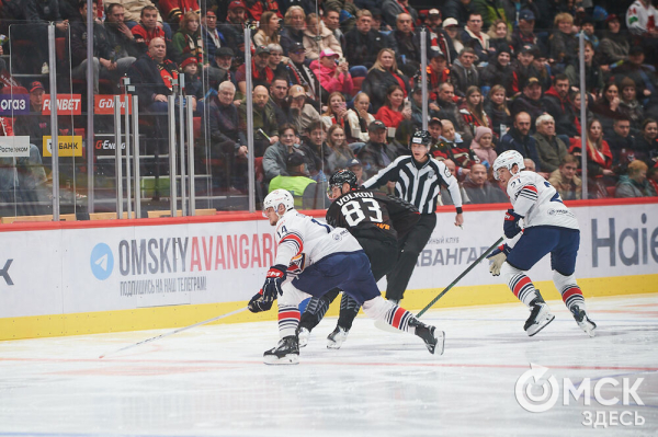 "Металлург" крупно выиграл в Омске у "Авангарда"