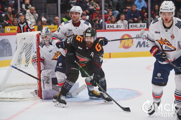 "Металлург" крупно выиграл в Омске у "Авангарда"