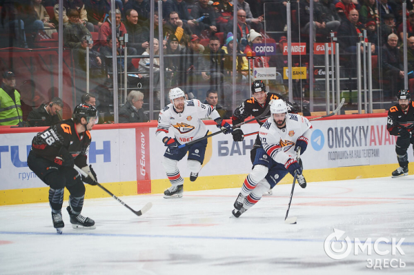 "Металлург" крупно выиграл в Омске у "Авангарда"