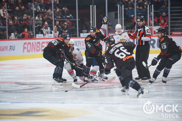 "Металлург" крупно выиграл в Омске у "Авангарда"