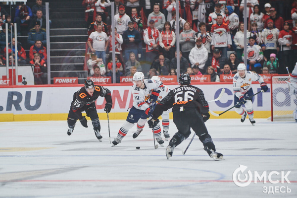 "Металлург" крупно выиграл в Омске у "Авангарда"