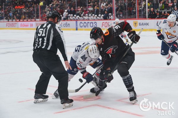 "Металлург" крупно выиграл в Омске у "Авангарда"