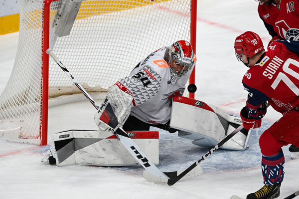 "Авангард" на выезде не оставил шансов действующему чемпиону