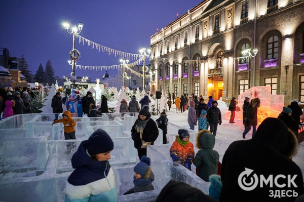Театрализованные представления и танцевальные шоу. Что "запланировал" для омичей "Зимний Любинский"