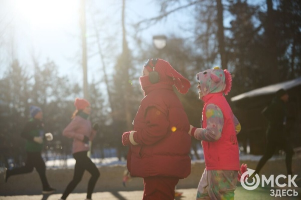 Миньоны с авоськой, самобеглые узники и Якубович. Кого собрал Рождественский полумарафон Миньоны с авоськой, самобеглые узники и Якубович. Кого собрал Рождественский полумарафон