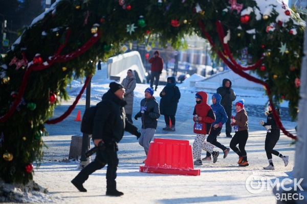 Миньоны с авоськой, самобеглые узники и Якубович. Кого собрал Рождественский полумарафон Миньоны с авоськой, самобеглые узники и Якубович. Кого собрал Рождественский полумарафон