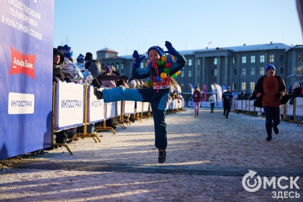 Миньоны с авоськой, самобеглые узники и Якубович. Кого собрал Рождественский полумарафон Миньоны с авоськой, самобеглые узники и Якубович. Кого собрал Рождественский полумарафон