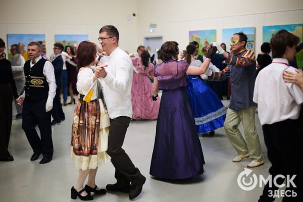 Разрешите пригласить. В Омске состоялся Городской бал