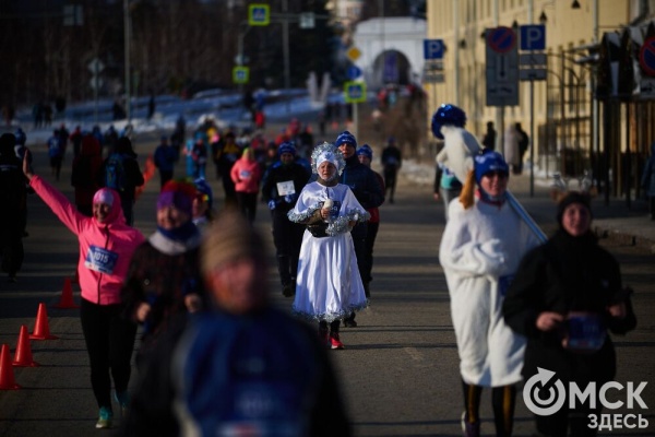 Миньоны с авоськой, самобеглые узники и Якубович. Кого собрал Рождественский полумарафон Миньоны с авоськой, самобеглые узники и Якубович. Кого собрал Рождественский полумарафон