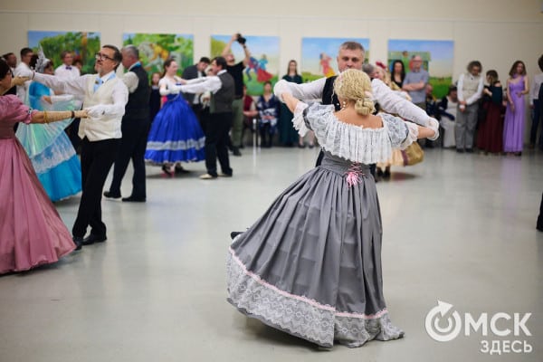 Разрешите пригласить. В Омске состоялся Городской бал
