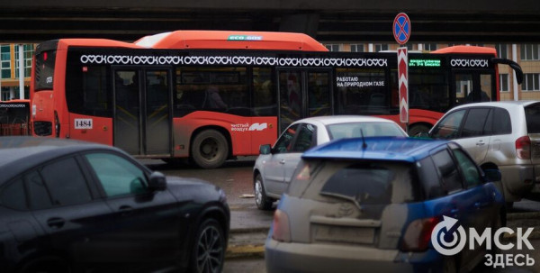 Цветные перемены, эпизод II. Перекраска общественного транспорта прошла городской фильтр Цветные перемены, эпизод II. Перекраска общественного транспорта прошла городской фильтр