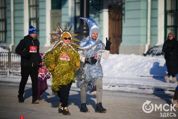 Миньоны с авоськой, самобеглые узники и Якубович. Кого собрал Рождественский полумарафон Миньоны с авоськой, самобеглые узники и Якубович. Кого собрал Рождественский полумарафон