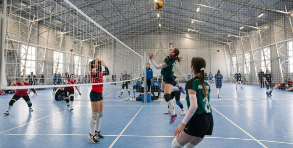 Спортсменки играют сердцем: омские волейболистки поддержат онкопациентов Спортсменки играют сердцем: омские волейболистки поддержат онкопациентов