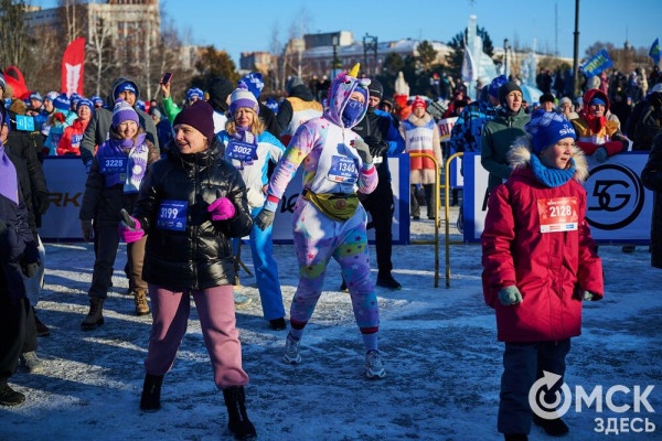 Миньоны с авоськой, самобеглые узники и Якубович. Кого собрал Рождественский полумарафон Миньоны с авоськой, самобеглые узники и Якубович. Кого собрал Рождественский полумарафон