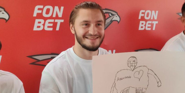 В омском "Авангарде" пополнение! Папой стал защитник Семён Чистяков В омском "Авангарде" пополнение! Папой стал защитник Семён Чистяков