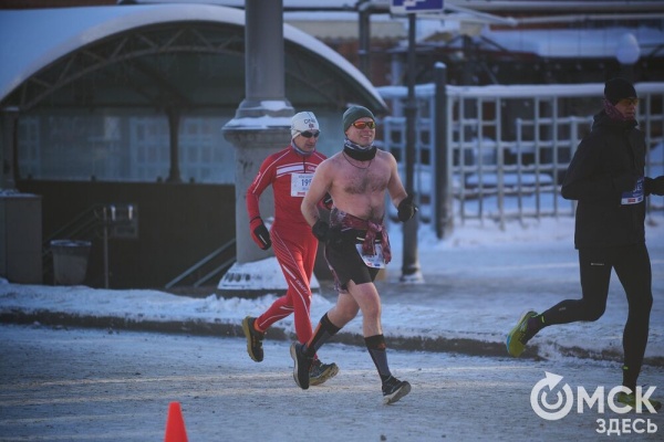 Миньоны с авоськой, самобеглые узники и Якубович. Кого собрал Рождественский полумарафон Миньоны с авоськой, самобеглые узники и Якубович. Кого собрал Рождественский полумарафон