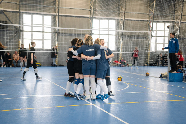 Спортсменки играют сердцем: омские волейболистки поддержат онкопациентов Спортсменки играют сердцем: омские волейболистки поддержат онкопациентов