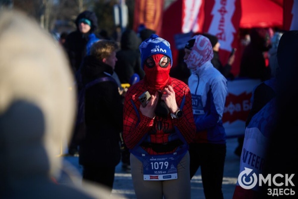 Миньоны с авоськой, самобеглые узники и Якубович. Кого собрал Рождественский полумарафон Миньоны с авоськой, самобеглые узники и Якубович. Кого собрал Рождественский полумарафон