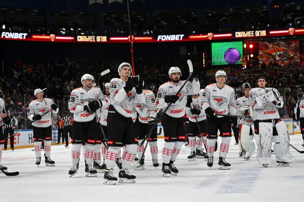 "Ястребы"&nbsp;потрепали "сталеваров", но всё-таки проиграли