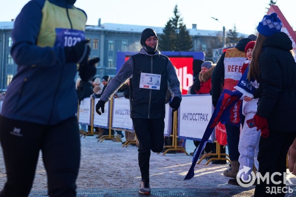 Миньоны с авоськой, самобеглые узники и Якубович. Кого собрал Рождественский полумарафон Миньоны с авоськой, самобеглые узники и Якубович. Кого собрал Рождественский полумарафон