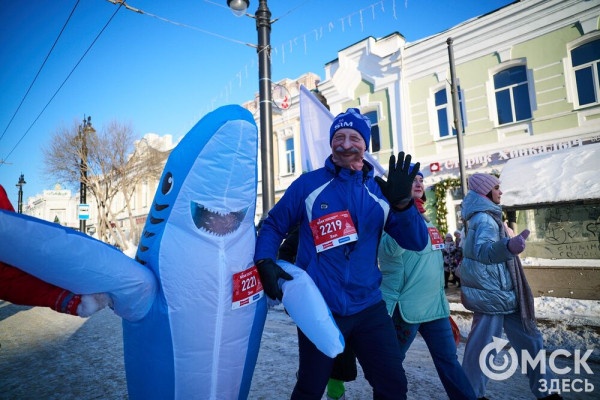 Миньоны с авоськой, самобеглые узники и Якубович. Кого собрал Рождественский полумарафон Миньоны с авоськой, самобеглые узники и Якубович. Кого собрал Рождественский полумарафон