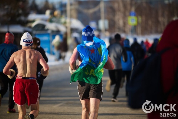 Миньоны с авоськой, самобеглые узники и Якубович. Кого собрал Рождественский полумарафон Миньоны с авоськой, самобеглые узники и Якубович. Кого собрал Рождественский полумарафон