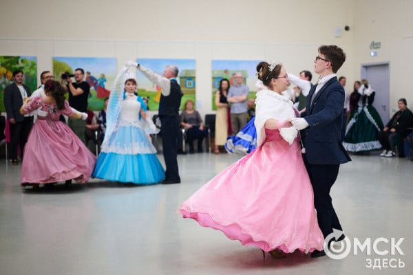 Разрешите пригласить. В Омске состоялся Городской бал