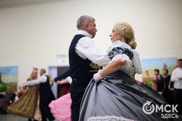 Разрешите пригласить. В Омске состоялся Городской бал
