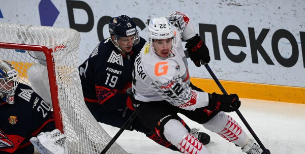 "Ястребы"&nbsp;потрепали "сталеваров", но всё-таки проиграли