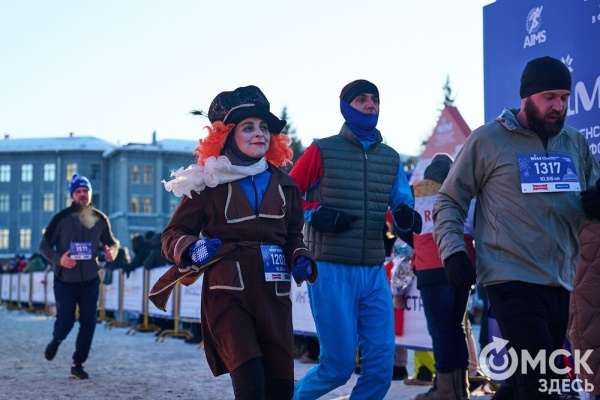 Миньоны с авоськой, самобеглые узники и Якубович. Кого собрал Рождественский полумарафон Миньоны с авоськой, самобеглые узники и Якубович. Кого собрал Рождественский полумарафон