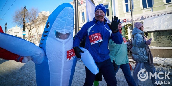 Миньоны с авоськой, самобеглые узники и Якубович. Кого собрал Рождественский полумарафон Миньоны с авоськой, самобеглые узники и Якубович. Кого собрал Рождественский полумарафон