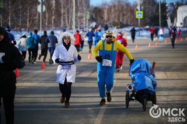 Миньоны с авоськой, самобеглые узники и Якубович. Кого собрал Рождественский полумарафон Миньоны с авоськой, самобеглые узники и Якубович. Кого собрал Рождественский полумарафон