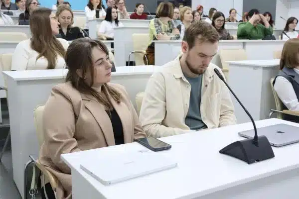 Полезный или опасный. В ОмГПУ педагогов познакомили с экосистемой ИИ