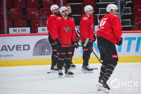 "Это серьёзный вызов, но мы вызовы любим". Омский "Авангард" вышел на лёд после паузы