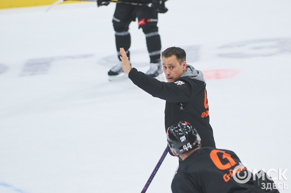 "Это наш стиль, мы от него отходить не будем". Омский "Авангард" в шаге от первого матча плей-офф