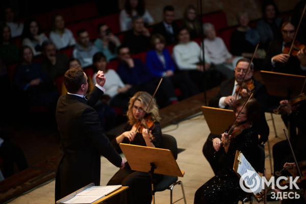 Язык взаимоотношений между Инь и Ян определяют дирижёр Михаил Голиков и виолончелист Александр Князев