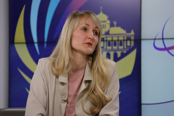 Старт в искусстве: как в Омске помогают молодым художникам заявить о себе