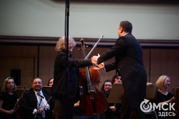 Язык взаимоотношений между Инь и Ян определяют дирижёр Михаил Голиков и виолончелист Александр Князев