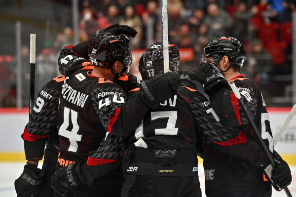 Разгром "драконов". Омские "ястребы" довели болельщиков до восторга