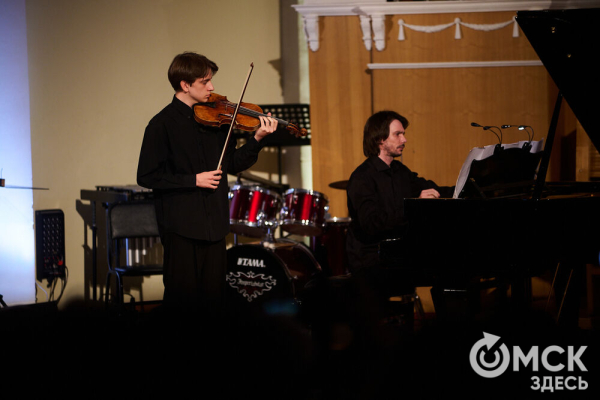 Мы не прощаемся, а говорим до свидания. В Омске состоялся отчётный концерт студентов Шебалинки